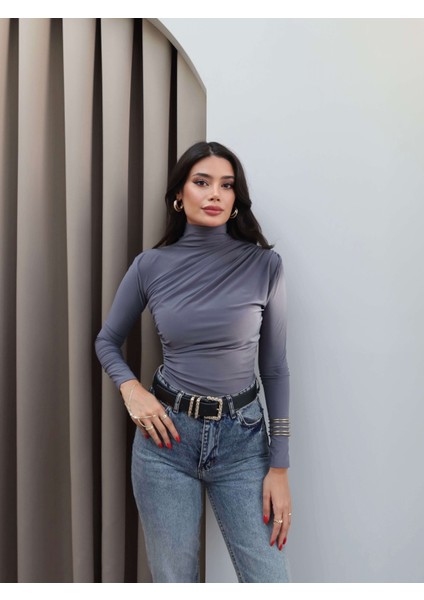 Omuz Bel Pile Detaylı Bluz fırsatları