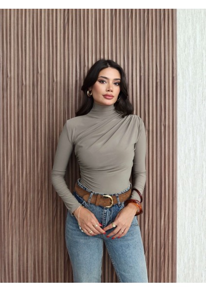 Omuz Bel Pile Detaylı Bluz fırsatları
