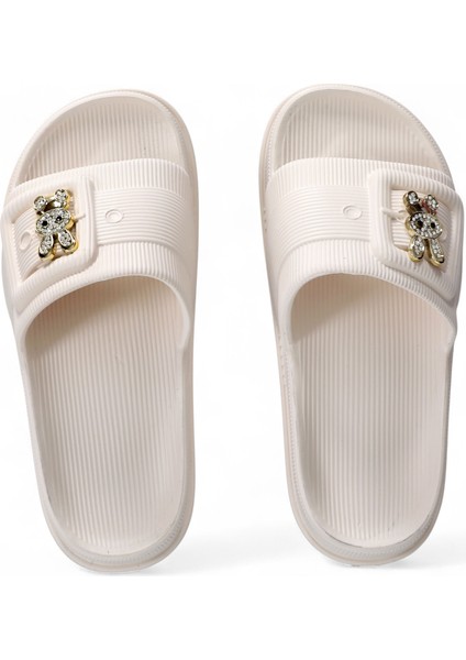 Yumuşak Iç Taban ve Nefes Alabilir Yapıya Sahip Kadın Ortopedik Terlik