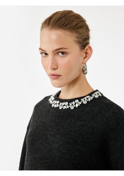 Uzun Kollu Bisiklet Yaka Taşlı Triko Kazak (Aw 25) modelleri