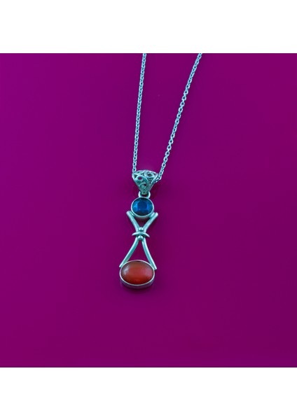 Kırmızı Akik ve Mavi Safir Taşlı 925 Ayar Gümüş Kolye Zincir Ile Birlikte Gönderilir Uzunluğu 40 cm