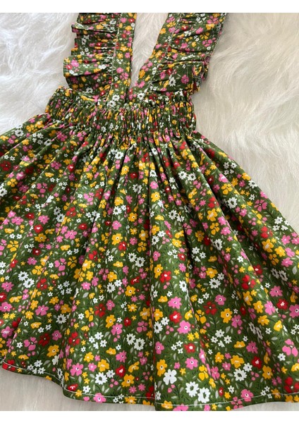 Kız Çocuk Çimen Yeşili Çiçekli Fırfır Askılı Salopet Elbise (%100 Pamuk Kumaştan Üretilmiştir.)