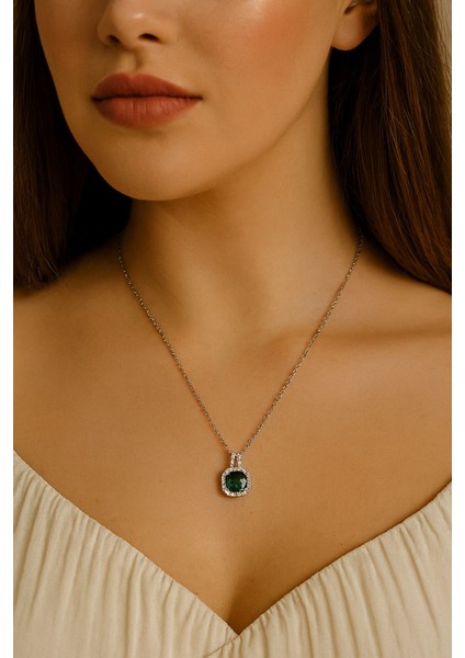 Gümüş Renk Kare Yeşil Taş Sf Zincir Çelik Kolye - 3660 fiyatları