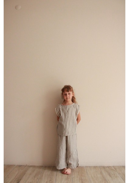 Gri Çizgili Sırt Detaylı Müslin Takım