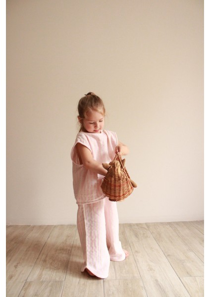 Pembe Çizgili Sırt Detaylı Müslin Takım