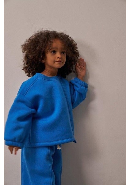 Mavi Omuz Nakışlı Asimetrik Detaylı Alt Üst Takım