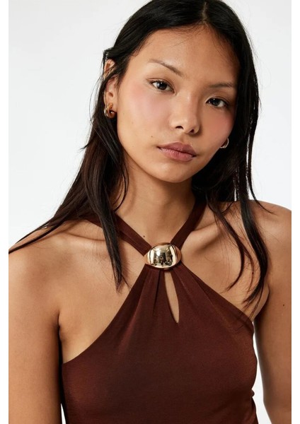 Metal Aksesuarlı Boyundan Çapraz Askılı Kolsuz Çıtçıtlı Body 6WAL30042IK fiyatları