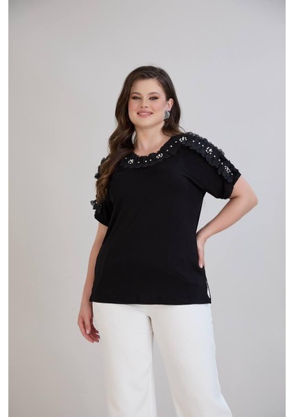 Kadın Siyah Taş Çiçek Detaylı Şık Kısa Kollu Büyük Beden Bluz fiyatları