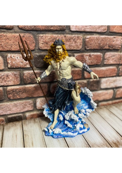 Su ve Deprem Tanrısı Mızraklı Poseidon Heykel