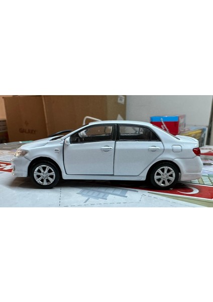 Oyuncak Metal Model Araba 1/36 Çek Bırak 2009 Toyota Corolla Beyaz fiyatları