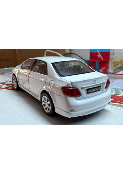 Oyuncak Metal Model Araba 1/36 Çek Bırak 2009 Toyota Corolla Beyaz modelleri