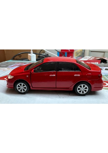 Oyuncak Metal Model Araba 1/36 Çek Bırak 2009 Toyota Corolla Kırmızı