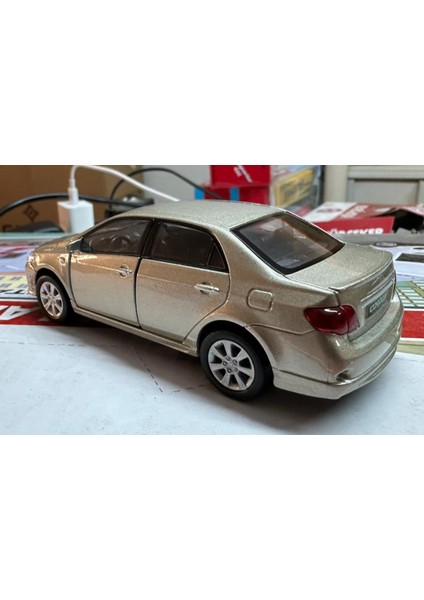 Oyuncak Metal Model Araba 1/36 Çek Bırak 2009 Toyota Corolla Açık Kahve modelleri