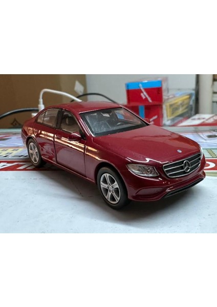 Oyuncak Metal Model Araba 1/36 Çek Bırak Mercedes Benz E Class Kırmızı
