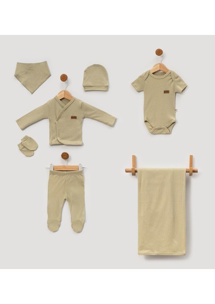 0-3 Ay Bebeklere Çıtçıtlı Body Li 7 Parçalı Zıbın Takımı