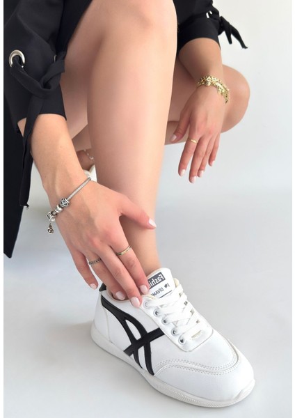 Zlay Beyza Cilt Siyah Detaylı Bağcıklı Spor Ayakkabı fiyatları