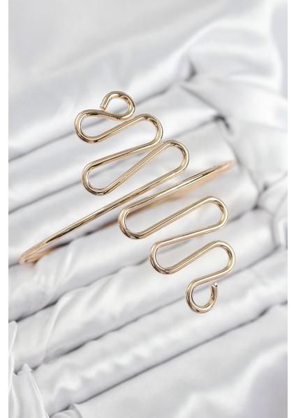 Kıvrımlı Model Gold Renk Pazu Bileklik