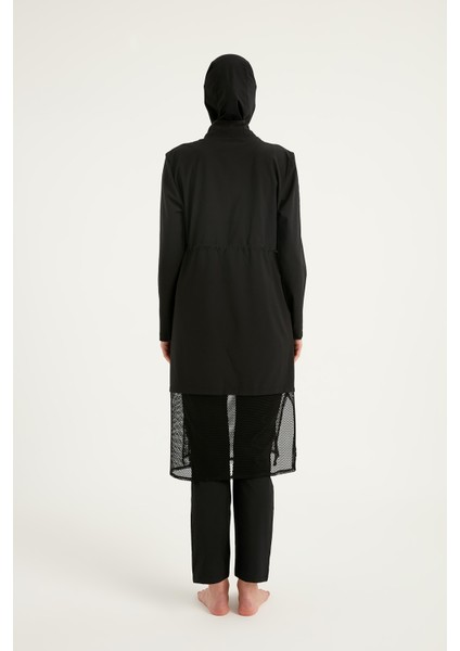 Siyah Tam Kapalı Mayo – Tül Detaylı, Cepli, Su Tahliyeli, 4 Parça Takım M2508-1