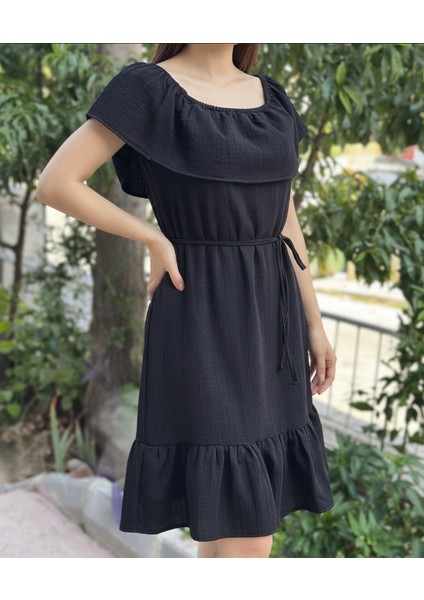 Kadın Müslin Kumaş Fırfırlı Siyah Elbise