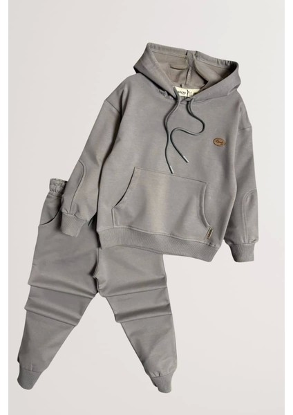 Kapüşonlu ve Kanguru Cepli Gri Renk Erkek Çocuk Eşofman Takım modelleri