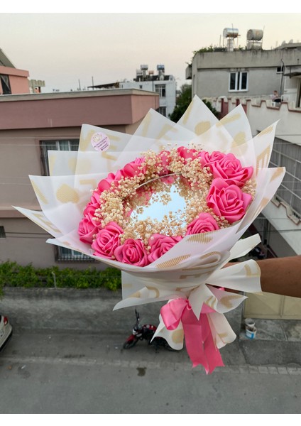 Aynalı Gül Buketi Aynali Buket Yapay Solmayan Gül Pembe Gül ve Cipso Detaylı modelleri