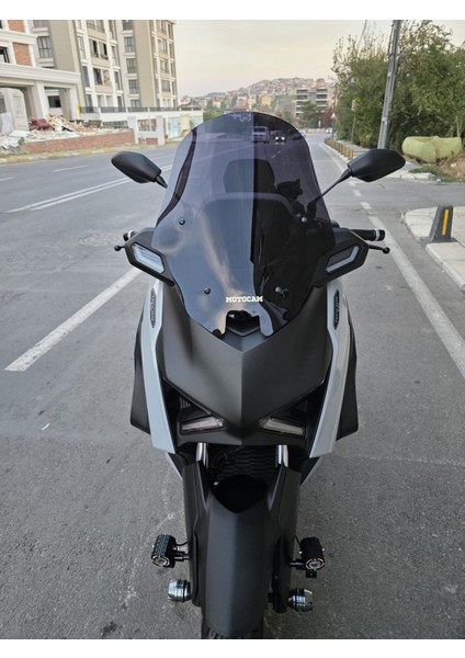 Yamaha Xmax Techmax Siperlik Ön Cam 2025 Model 52CM Siyah Renkli 4mm Asansörlü