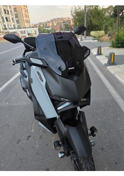 Yamaha Xmax Techmax Siperlik Ön Cam 2025 Model 39CM Siyah Renkli 4mm Asansörlü fiyatları