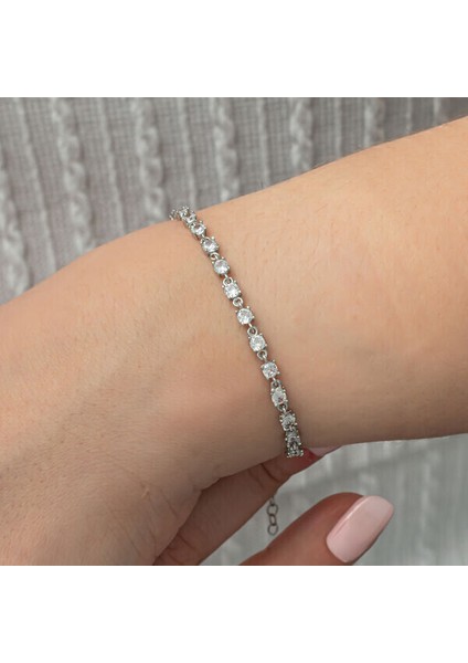 Kare Beyaz Taşlı Su Yolu 925 Ayar Gümüş Bileklik