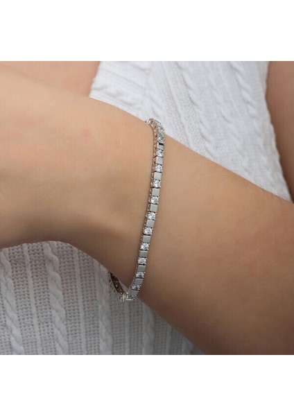 Su Yolu Beyaz Taşlı 925 Ayar Gümüş Bileklik