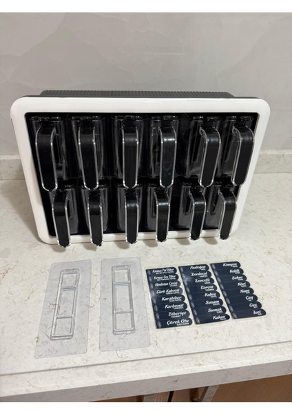 12 Gözlü Baharatlık Seti fırsatları