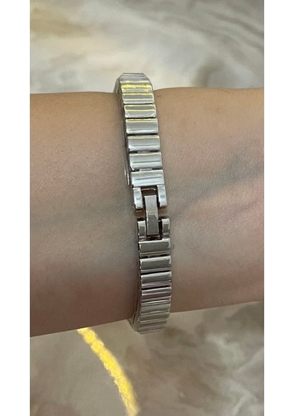 Yeni Sezon Zirkonyum Taşlı Kadın Saat indirimleri