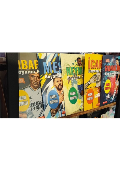 Futbolcular Figürlü 5 Adetlik Boyama Kitabı Seti ve 12 Lü Tüp Kuru Boya AD39165 fiyatları