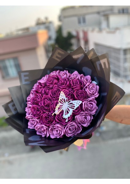 Solmayan Yapay Gül Ortası Koyu Kenarları Açık Mor Kelebekli Solmayan Yapay Gul Buketi Yapay Cicek 30'lu LED Li fiyatları