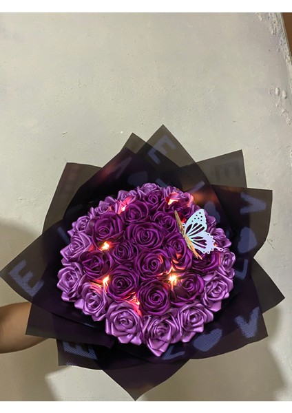 Solmayan Yapay Gül Ortası Koyu Kenarları Açık Mor Kelebekli Solmayan Yapay Gul Buketi Yapay Cicek 30'lu LED Li indirimleri