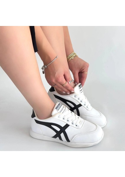Zlay Beyza Cilt Siyah Detaylı Bağcıklı Spor Ayakkabı fırsatları