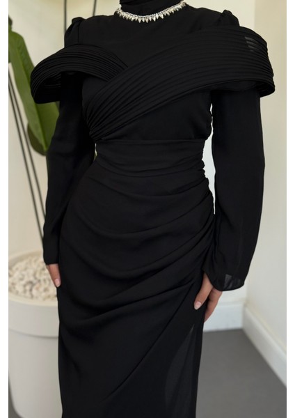 Lyra Pelerinli Balık Abiye Siyah indirimleri