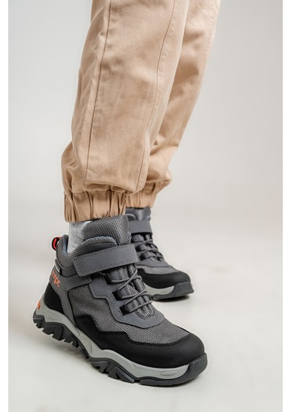 Erkek Çocuk Gri Su Geçirmez Anatomik Günlük Bot