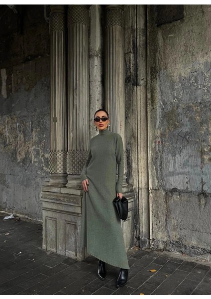 Boğazlı Kalın Bürümcük Uzun Elbise Yeşil