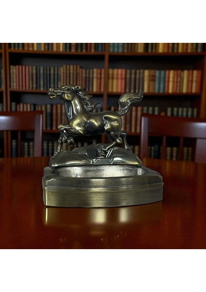 At Figürlü Metal Çakmaklı Masa Kül Tablası fiyatları