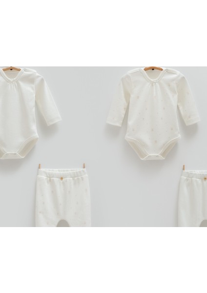 %100 Pamuk Kız Bebek 4'lü Takım (1 Body ve 1 Pantolon 0-1 Ay )(1 Body ve 1 Pantolon 1-3AY ) fiyatları