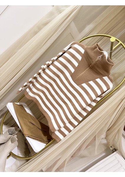 Çizgi Desenli Fermuarlı Triko Kazak fiyatları