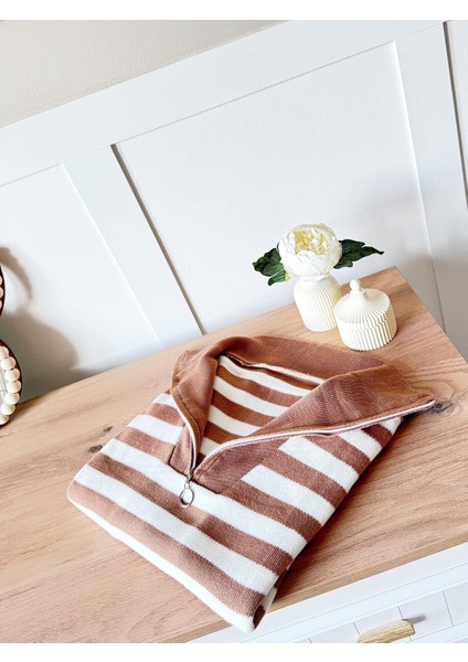 Çizgi Desenli Fermuarlı Triko Kazak indirimleri