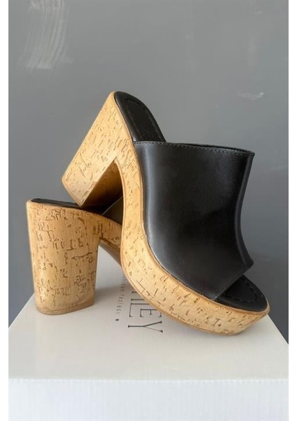 Kadın Oven Siyah Cilt 10 cm Platfom Topuklu Mantar Taban Terlik K-850