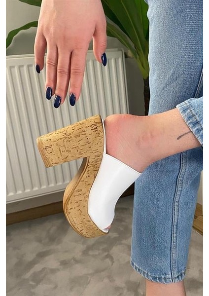 Kadın Oven Beyaz 10 cm Platfom Topuklu Mantar Taban Terlik K-850 fırsatları