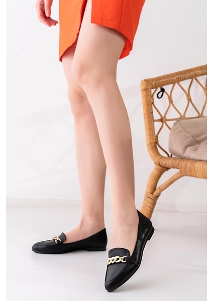 Kadın Lorena Siyah Sivri Burun Zinçir Tokalı Günlük Babet