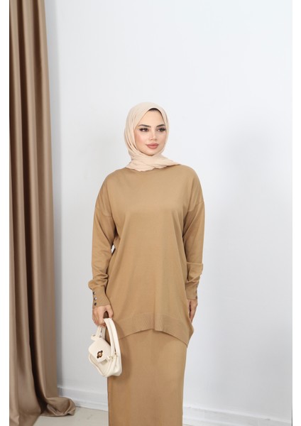 Düğme Detaylı Merserize Etekli Takım fırsatları