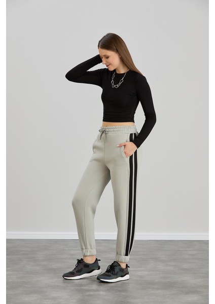 Yanı Şeritli Paça Latikli Üç İplik Eşofman Altı modelleri