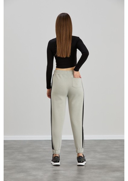 Yanı Şeritli Paça Latikli Üç İplik Eşofman Altı fırsatları