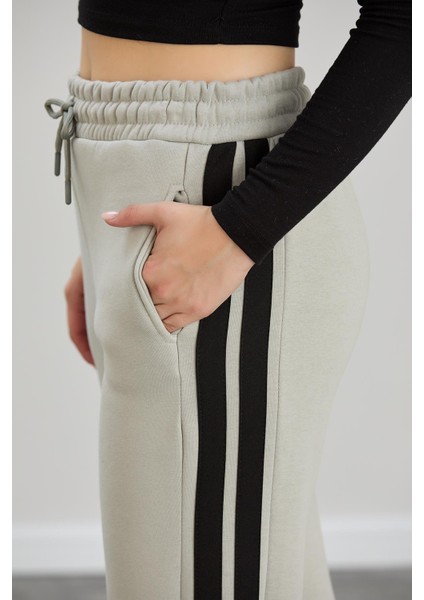 Yanı Şeritli Paça Latikli Üç İplik Eşofman Altı indirimleri