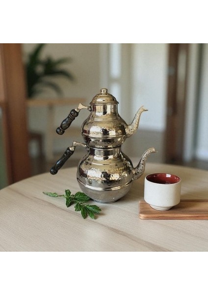 - El Dövmesi Nikel Kaplama Kalın Bakır Çaydanlık – 28 cm Yükseklik, 3.5 Litre Kapasite, Ahşap Saplı Geleneksel & Şık Tasarım – Ömürlük Kullanım ve Dekoratif Sunum Için Ideal modelleri